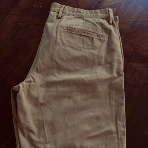 GAP NWOT Mens Khaki Shorts